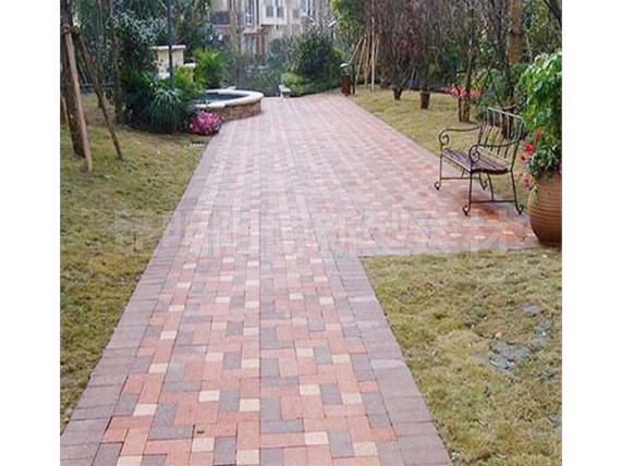 生態(tài)透水磚是否能有效防止道路積水問題？云南陽博水泥制品廠家分享