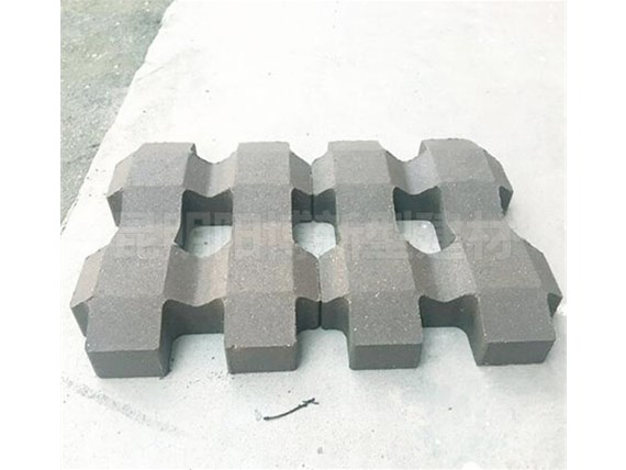 進(jìn)行植草磚的鋪設(shè)時(shí)有哪些是需要注意的呢？