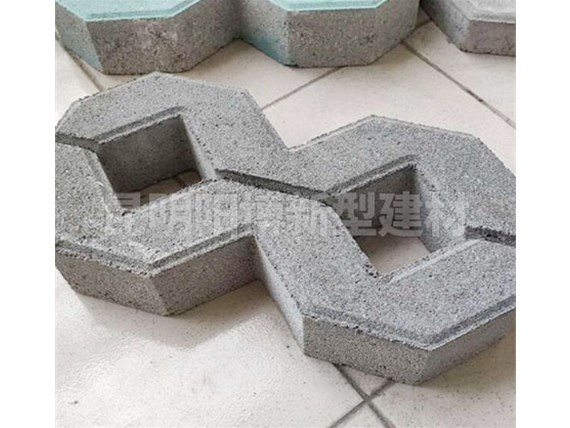 云南八字植草磚鋪設(shè)時有哪些需要注意的事項(xiàng)呢？